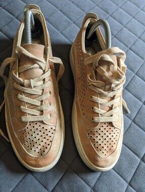Vaneli Sport Women's Perforated Metallic Sneakers Size 9N